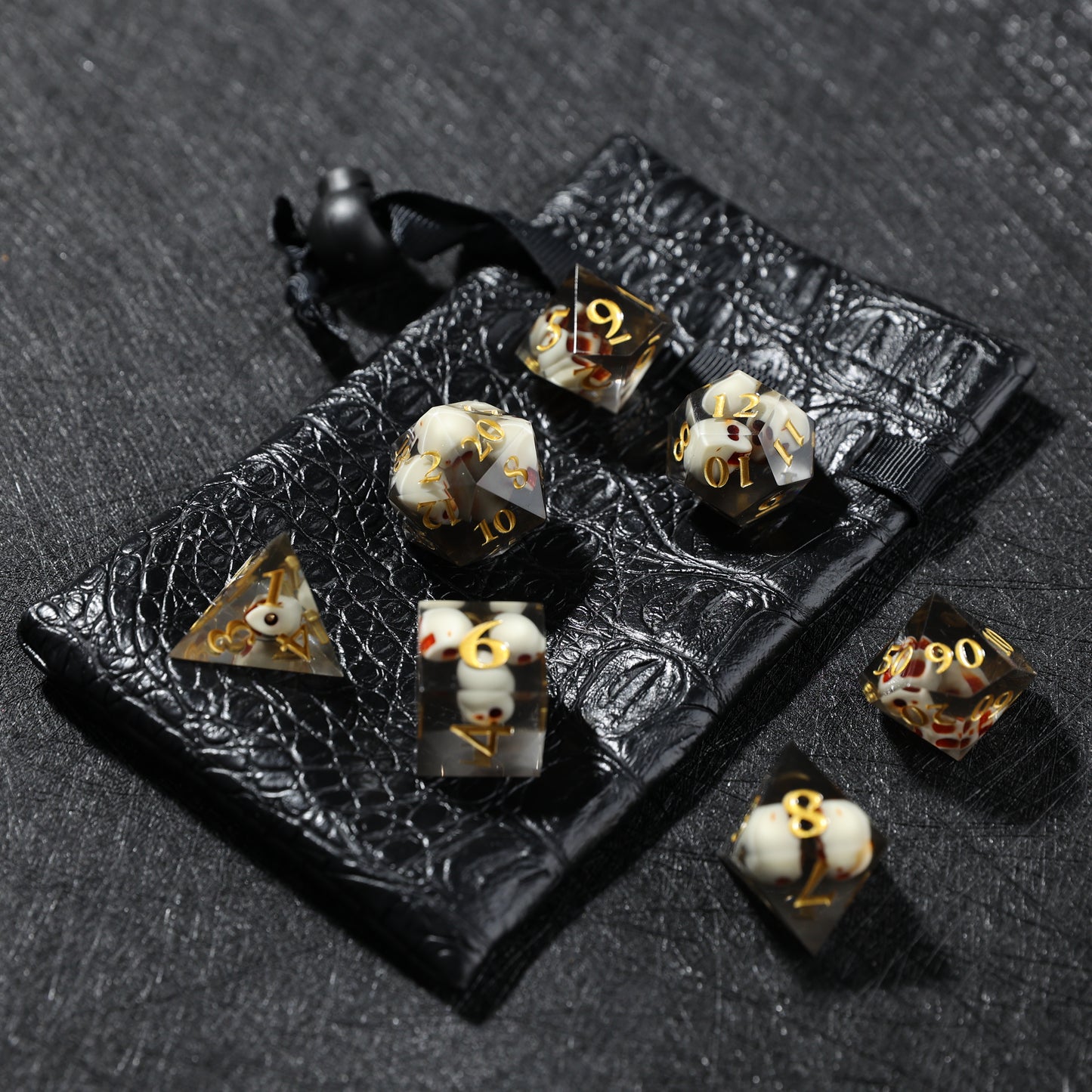 D&D Sharp Edge Skull Head Dice Set Black